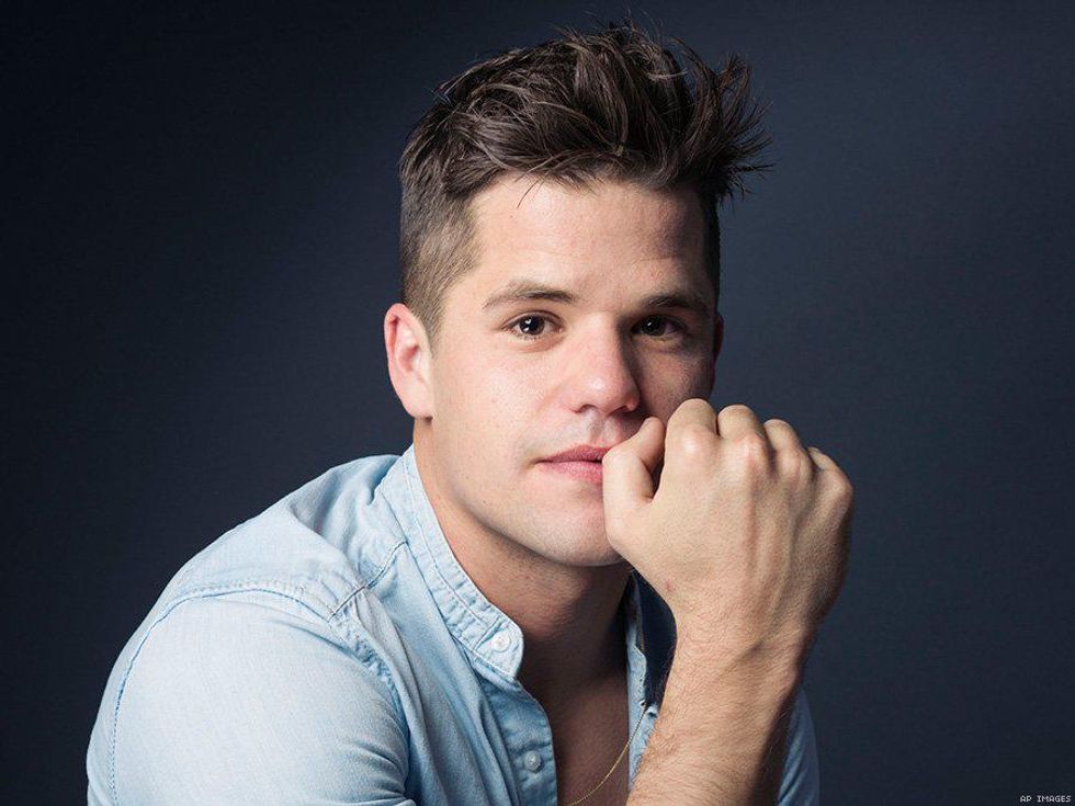 'Teen Wolf' Hunk, Charlie Carver, Comes Out