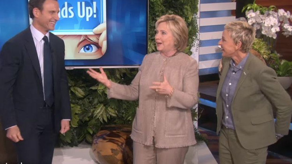 <p>WATCH: Hillary Clinton Plays Heads Up with Ellen DeGeneres and President Fitz Grant</p>