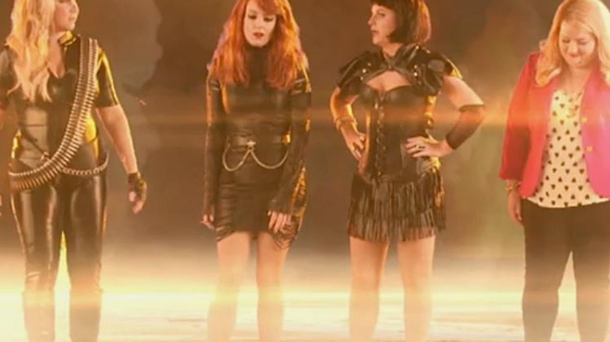 <p>WATCH: Amy Schumer, a Gynecologist, & Many More Make Up Tina and Amy's 'Dope Squad' on <em>SNL</em></p>