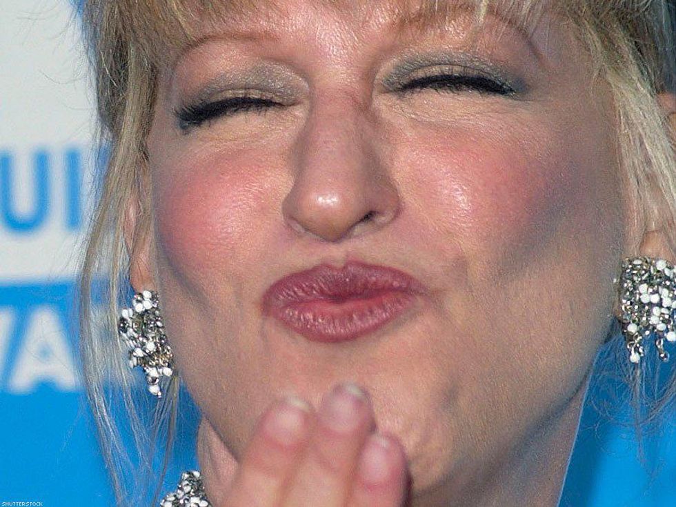 The Definitive Ranking of Bette Midler's Shadiest Tweets