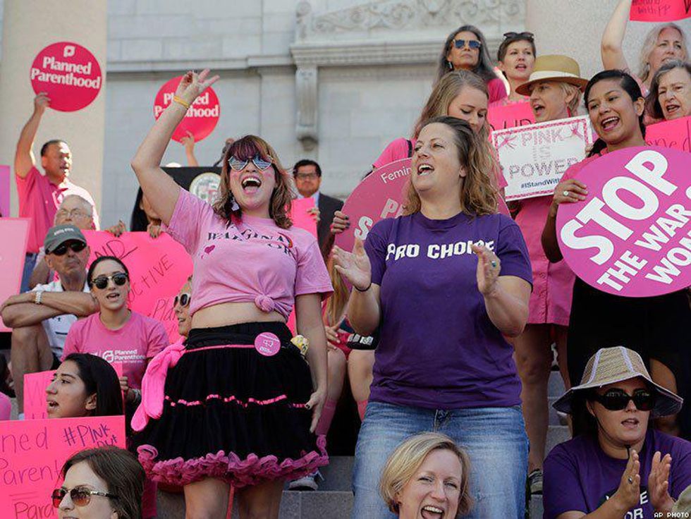 A Love Letter from a Queer Woman to Planned Parenthood