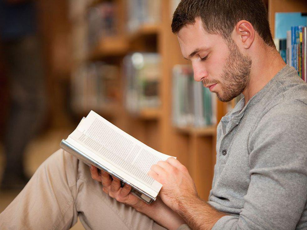 10 Reasons 20 Somethings Need to Read More Books