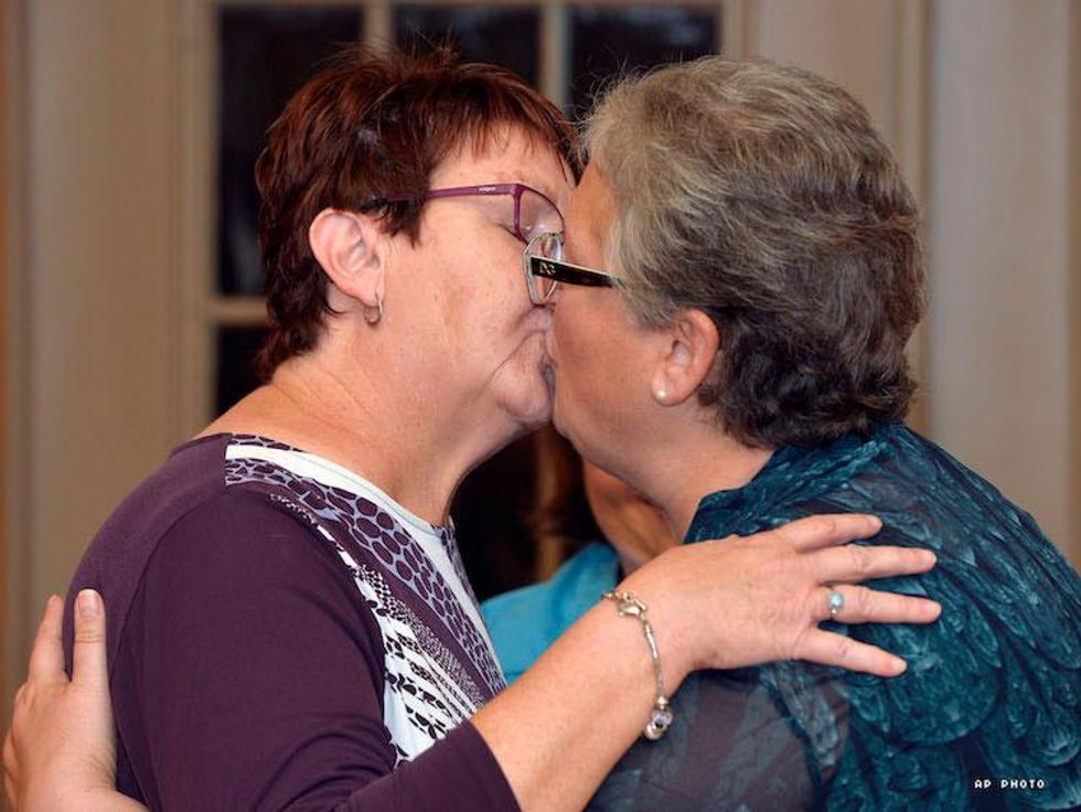Lesbian Couple Suing Kim Davis Gets Married