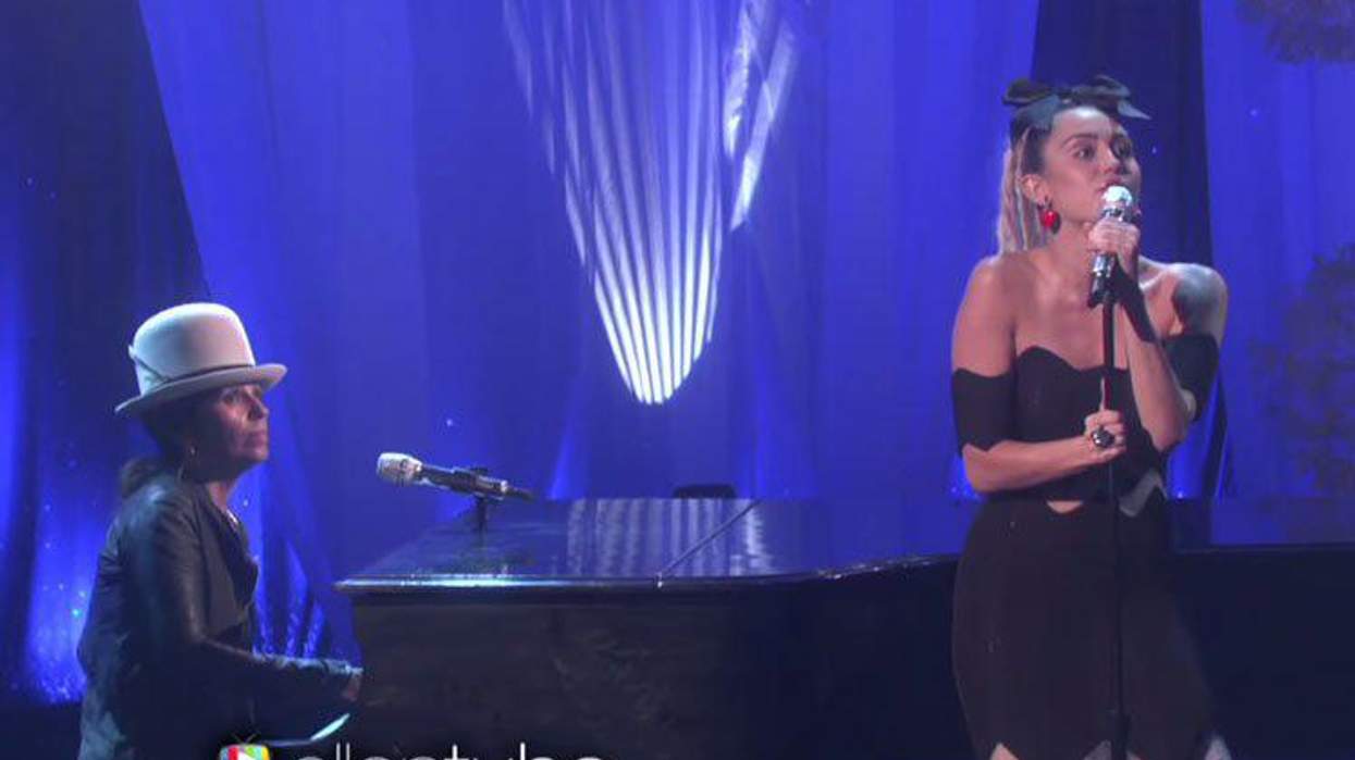 <p>WATCH: Miley Cyrus and Linda Perry Perform <em>Freeheld</em> Theme Song on Ellen's Show</p>