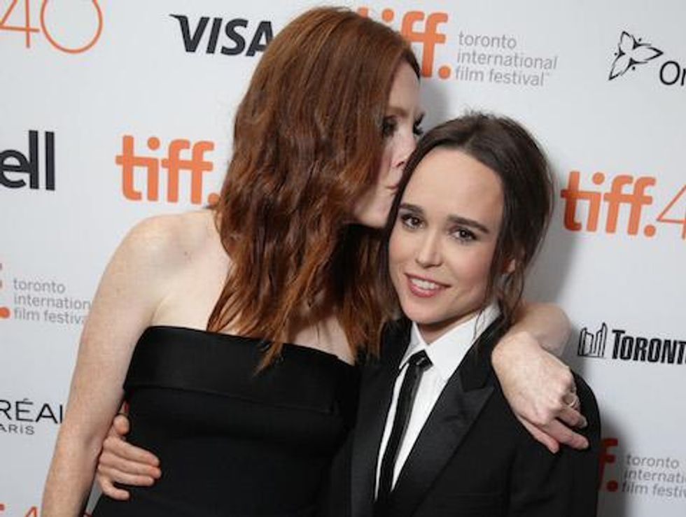 8 Examples of Ellen Page and Julianne Moore Being Adorable Together in Real Life 