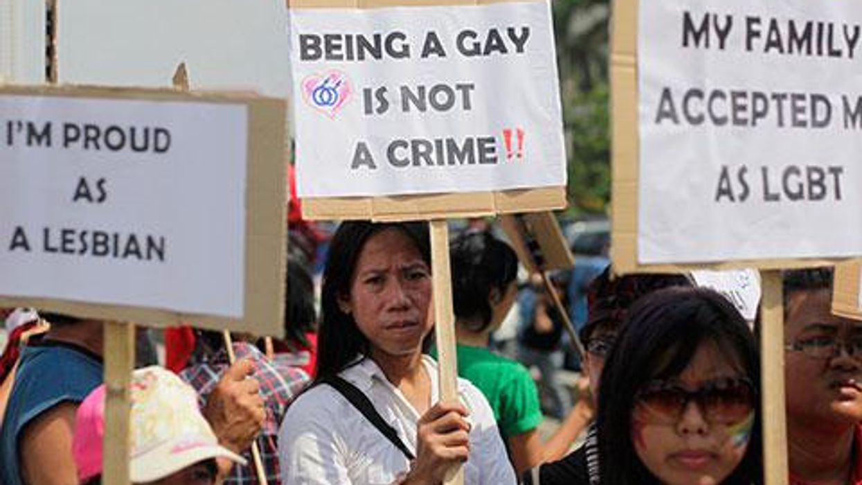 <p>Teenage Lesbians in Indonesia Will Have to Undergo Therapy</p>