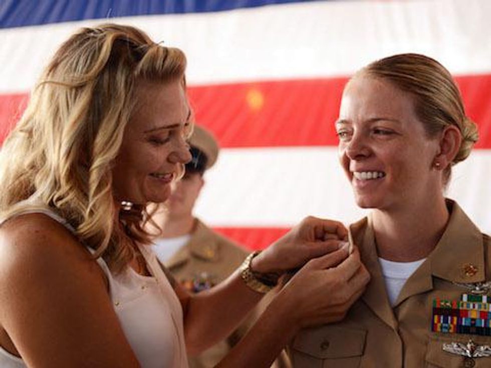 [PHOTO] Female Naval Officer Joined by Wife at Pinning Ceremony