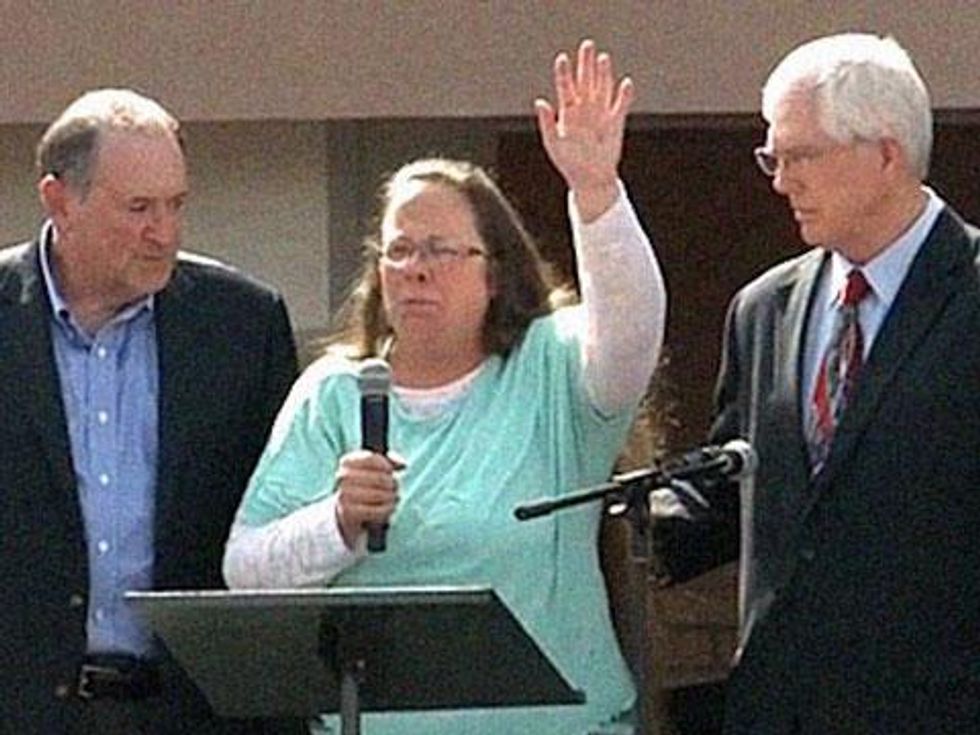 POLL: Most Americans Want Kim Davis to Do Her Job