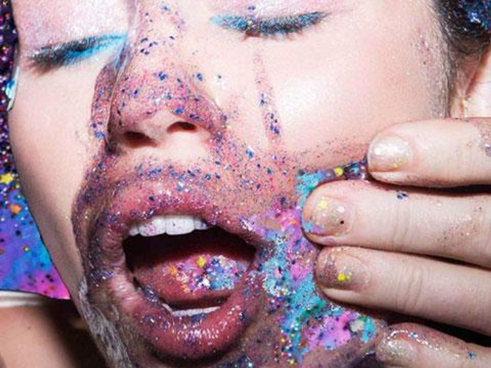 4 Enlightening Things We Can All Learn From Miley Cyrus' New Ode to Lesbian Sex