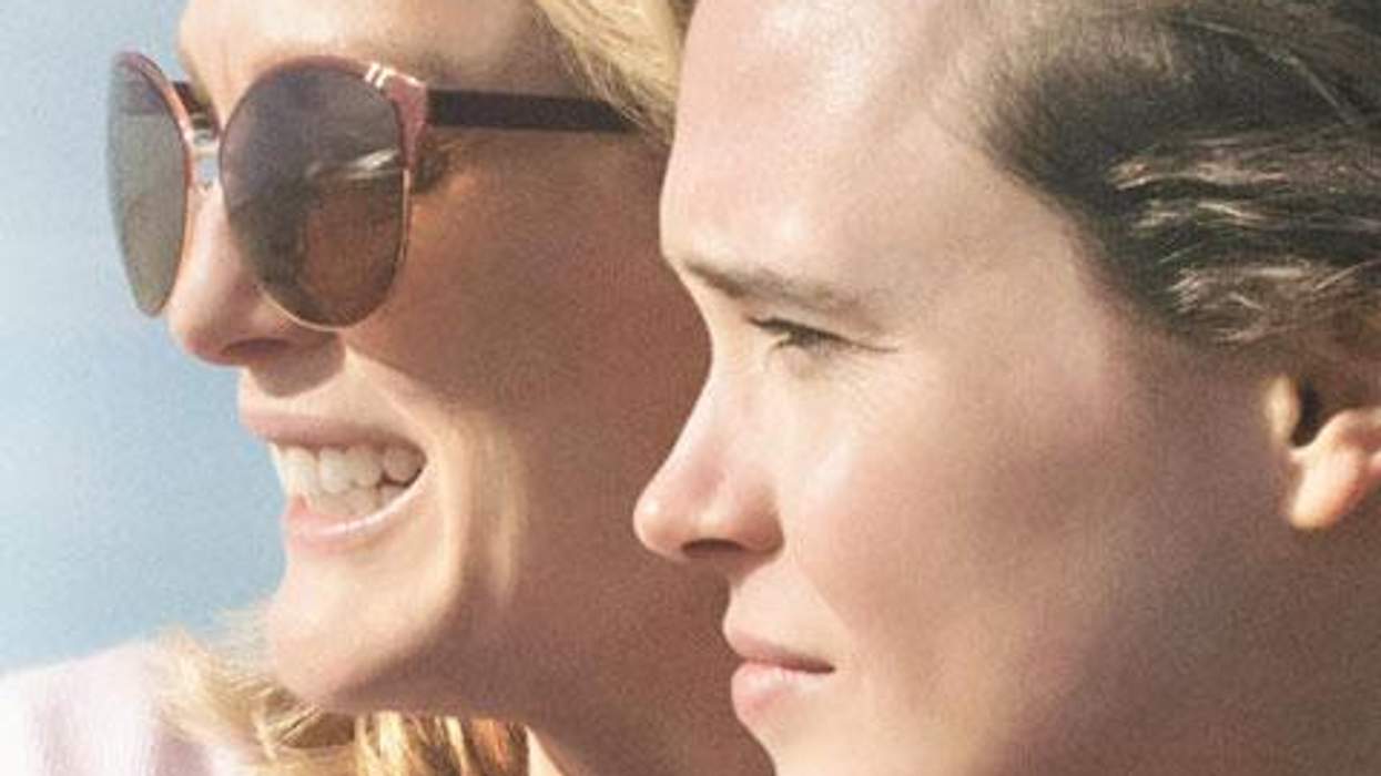 <p>Ellen Page and Julianne Moore Are Breathtaking in Latest <em>Freeheld</em> Poster</p>