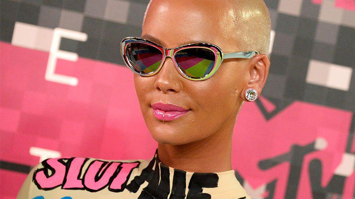 <p>Amber Rose's Feminist Outfit Slayed the VMA Red Carpet</p>
