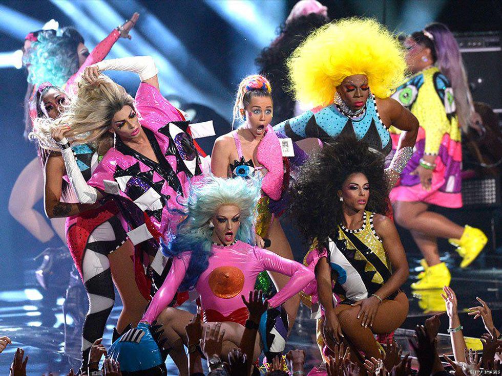 16 Of The Best VMA Moments in GIFs