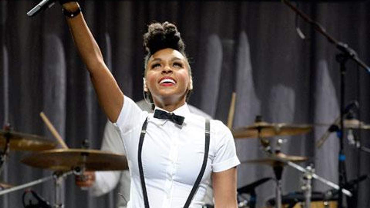 <p>10 Times Women Rocked a Bow Tie in Honor of National Bow Tie Day</p>