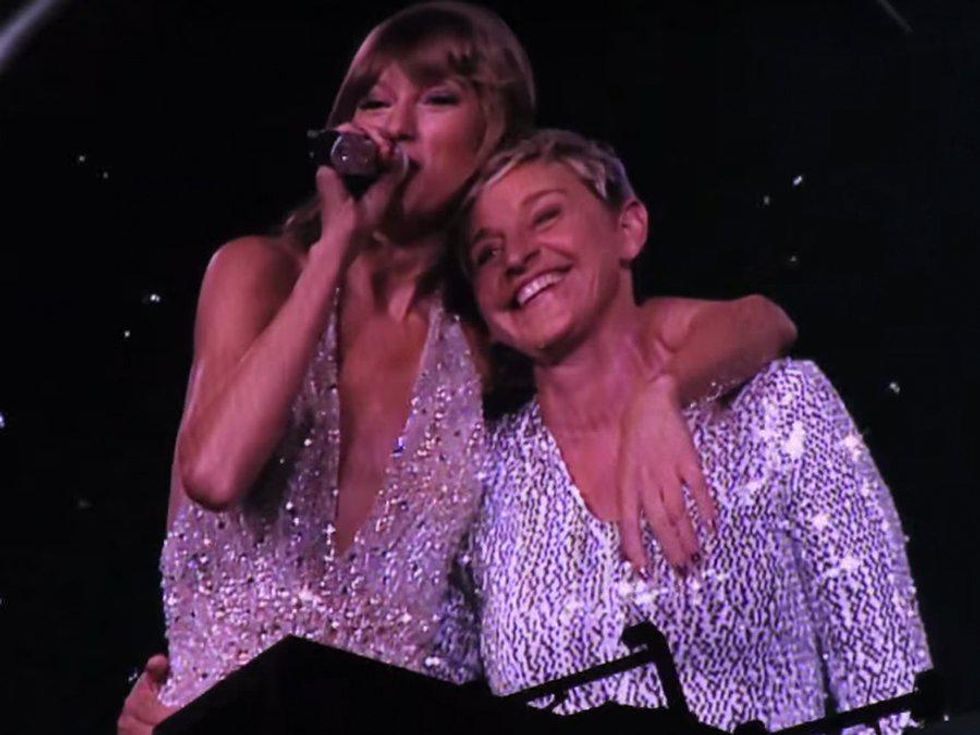 Ellen Degeneres Surprised Taylor Swift on Stage and It Was so Cute 