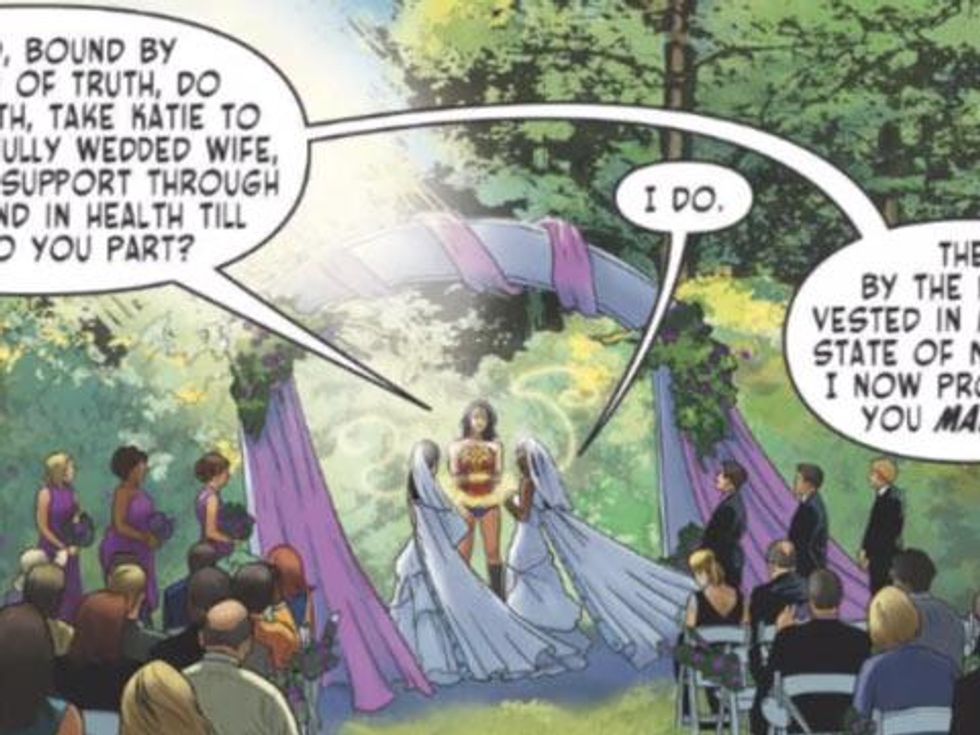 Wonder Woman Performs Lesbian Wedding in New Comic