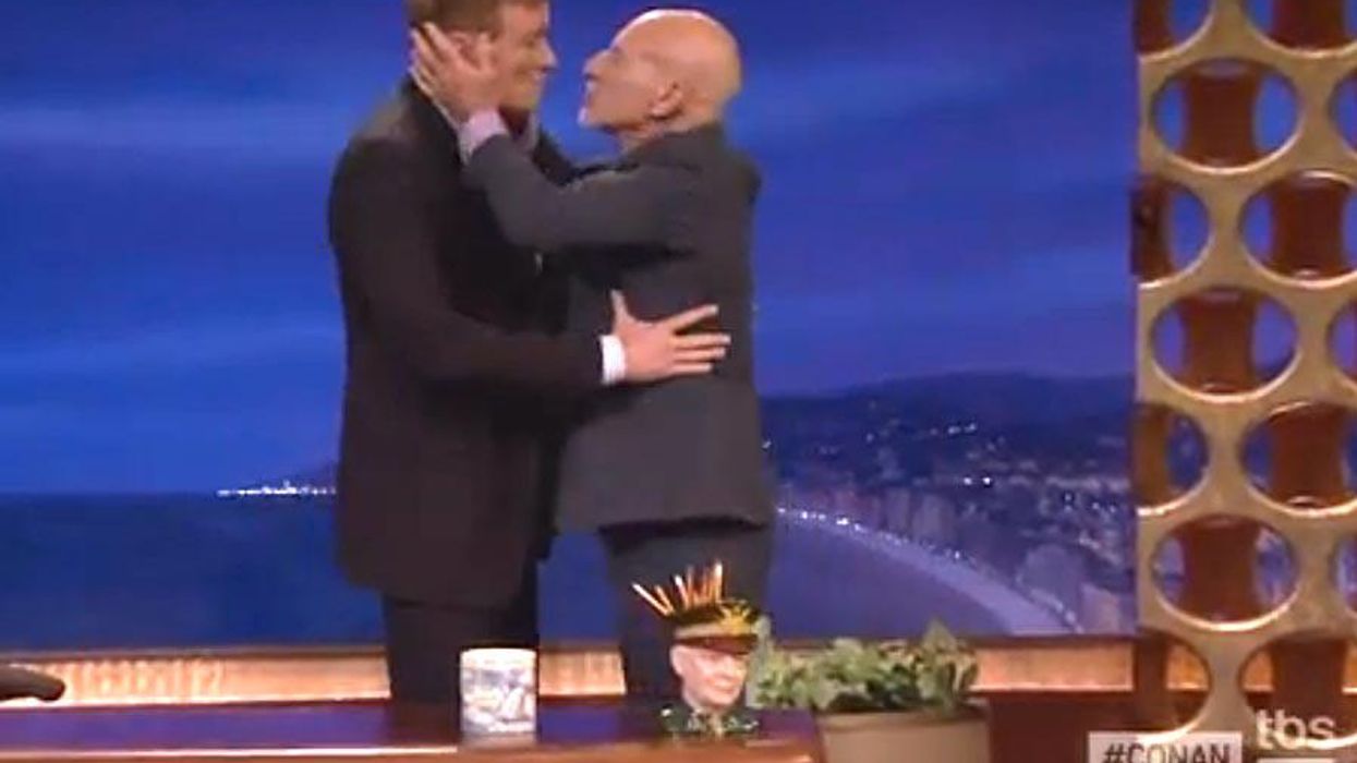 <p>Patrick Stewart Kisses Conan, Says He's Not a "One Man" Guy</p>