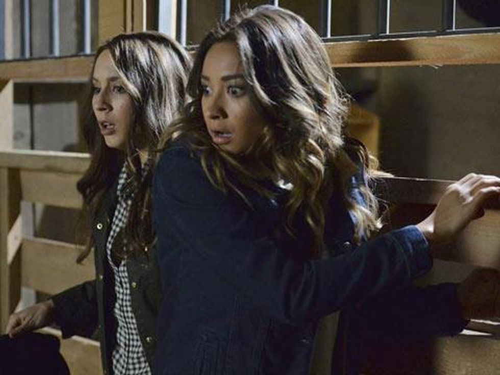 Pretty Little Liars' Emily Fields Reacts to Everyday Situations