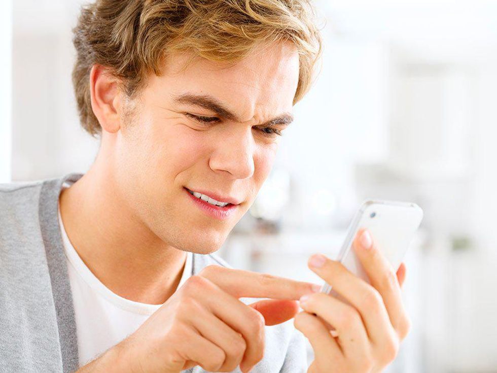 9 Things You Should Never Text Your Partner