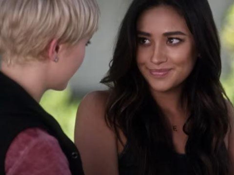 WATCH: Who Will Emily Take to Prom on Pretty Little Liars?