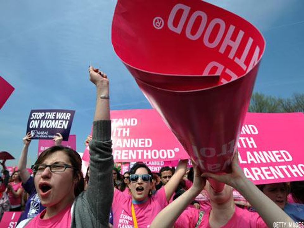 6 Reasons Queer Women MUST Stand with Planned Parenthood