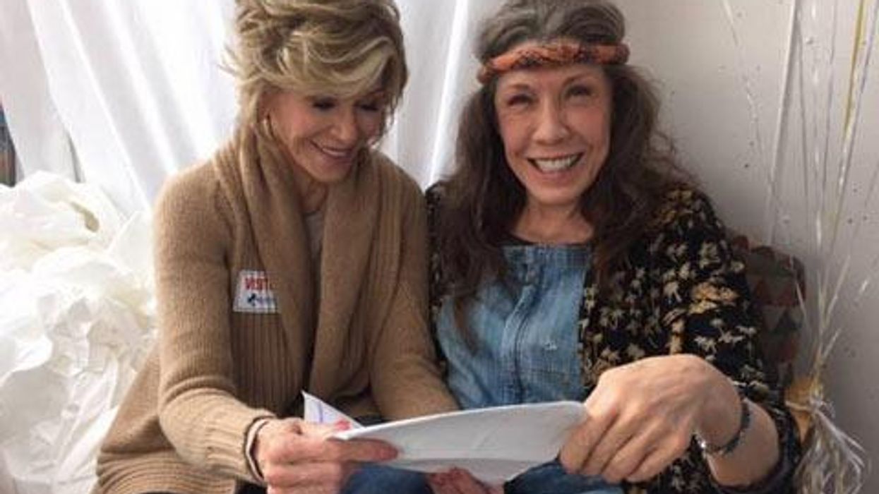 <p>Pic of the Day: Lily Tomlin and Jane Fonda Being the Best Together</p>