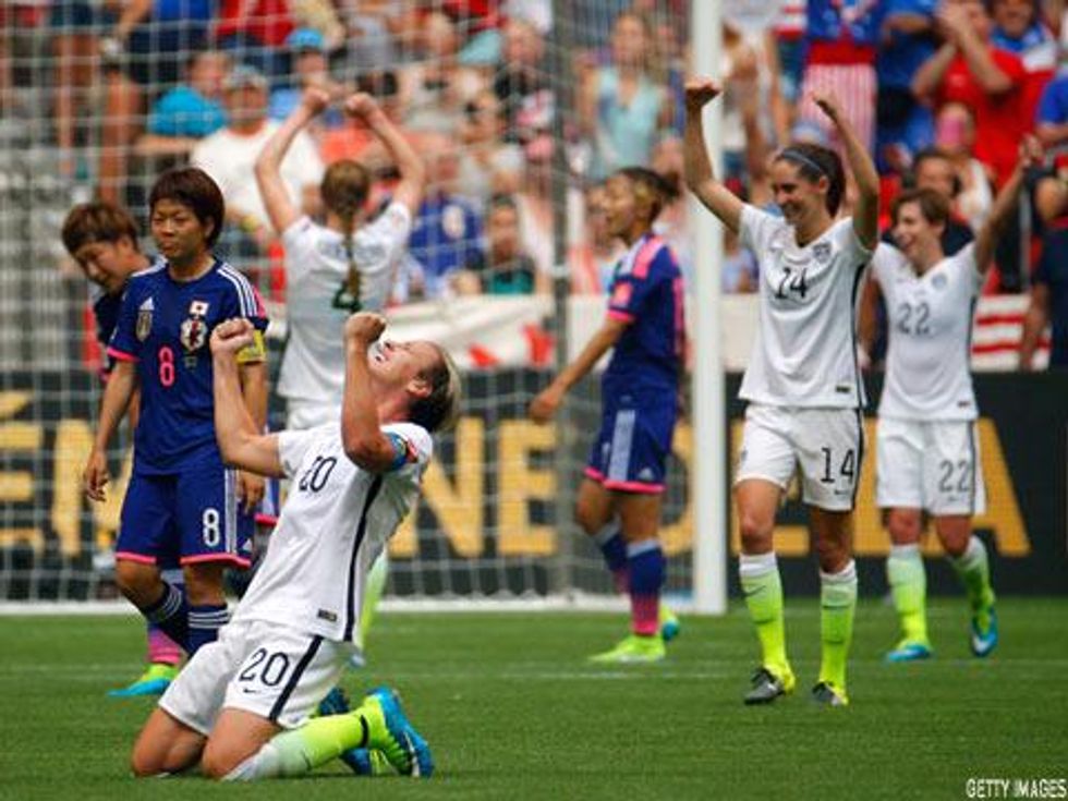12 Amazing Pics thatPerfectly Sum Up the U.S. Women's Soccer Team's Epic Win 