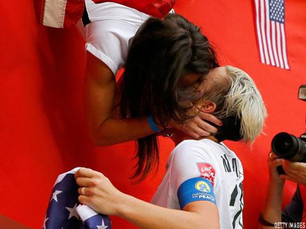 3 Cheers for Abby Wambach's Post-World Cup Win Kiss with Wife Sarah Huffman 