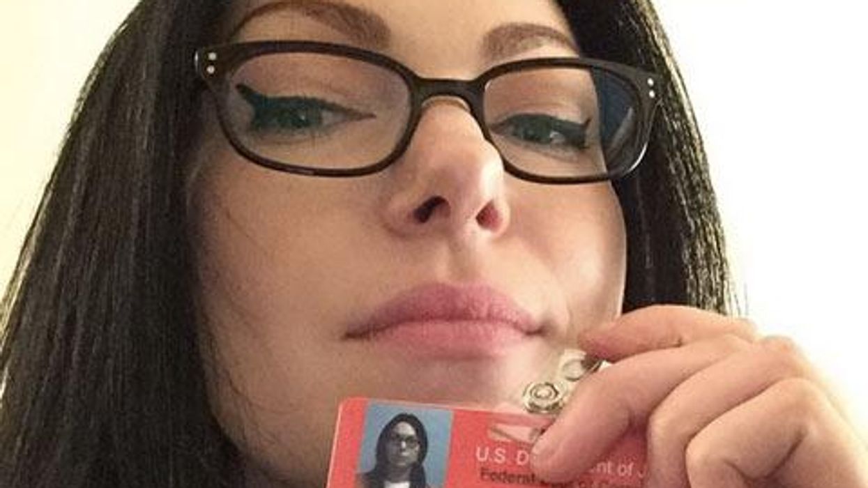 <p>Laura Prepon Announces Return to<em> Orange is the New Black's </em>4th Season</p>