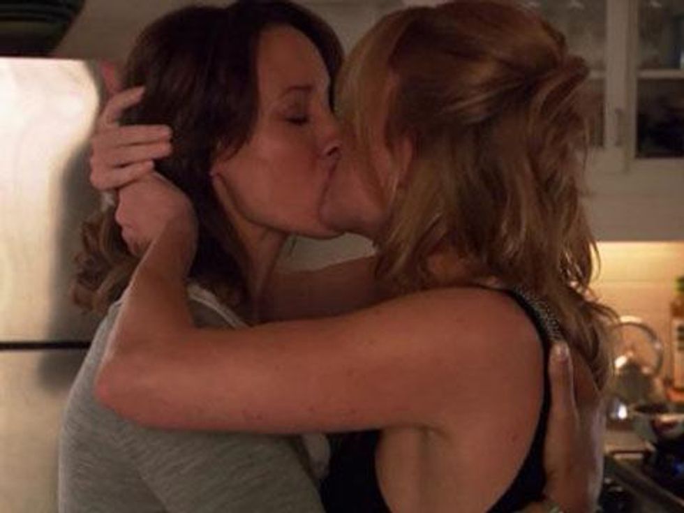 50 Greatest Lesbian and Bisexual Girl TV Kisses of All Time - Ranked 