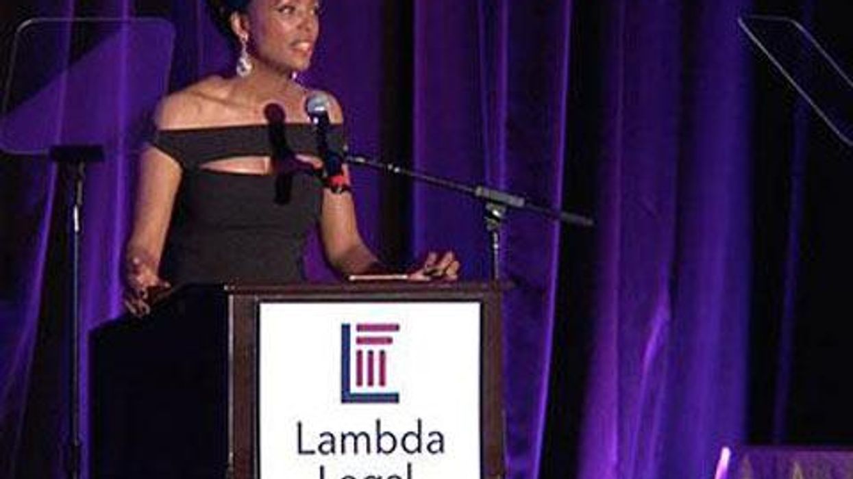 <p>WATCH: Aisha Tyler Tearfully Explains Why Love 'Is Worth Fighting For'</p>