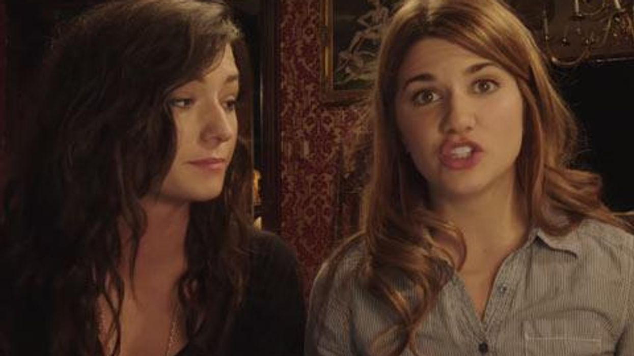 <p>WATCH: Supernatural Queer Girl Web Series<em> Carmilla</em> Is Back! </p>