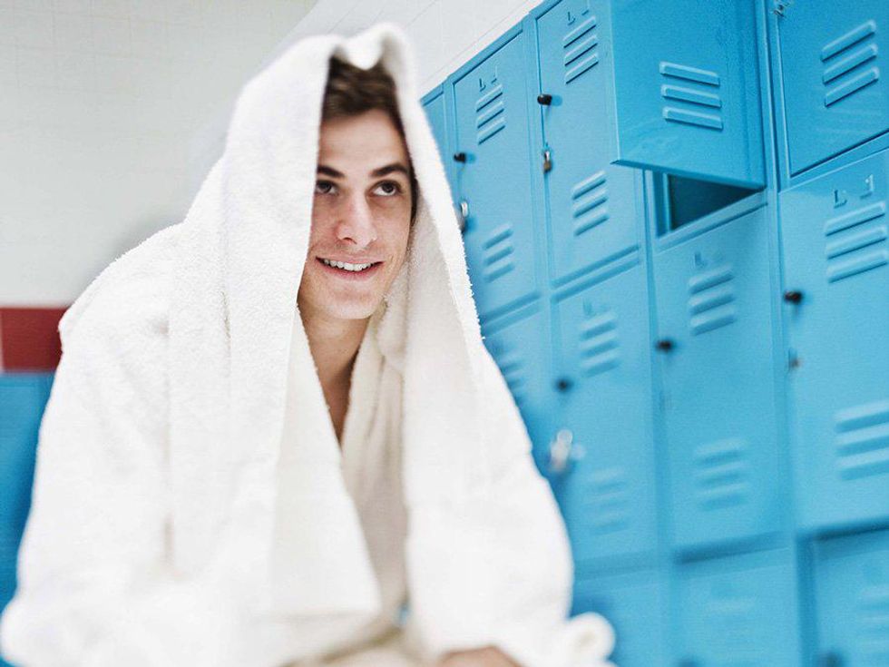 10 Do's And Don'ts Of Locker Room Etiquette