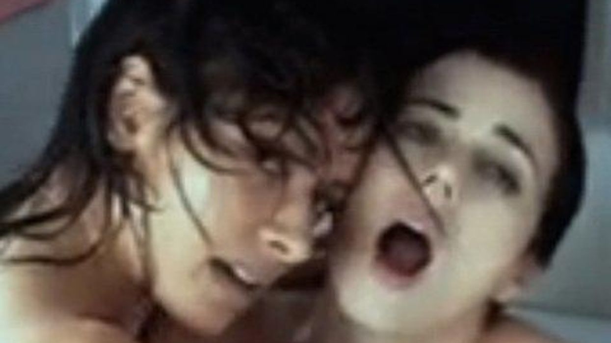 <p>10 Worst Movie and TV Girl/Girl Sex scenes</p>