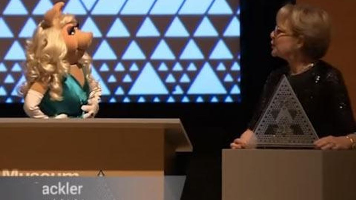 <p>WATCH: Miss Piggy's Feminist Award Acceptance Speech Will Make You Smile</p>