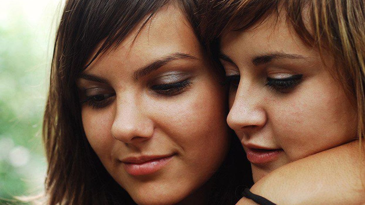 <p>The DFTU Guide for Your New Lesbian Relationship</p>