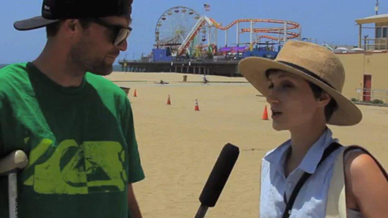 <p>Which Taylor Doesn't Date Boys: Swift or Barrett?</p>