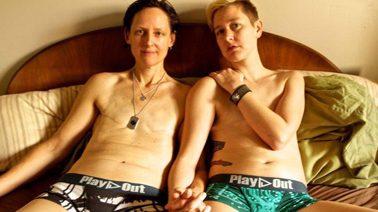 <p>Gender-Neutral Underwear Brand Fights Breast Cancer With Women 'Going Flat'</p>