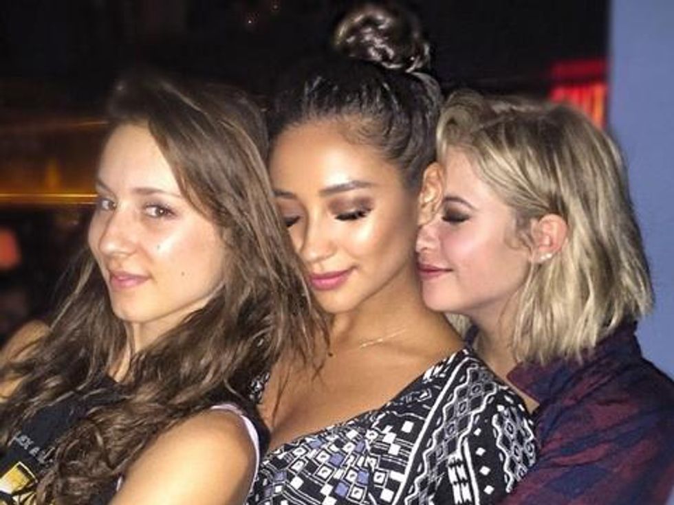 Pic of the Day: Pretty Little Liars Stars Snuggle on Instagram 