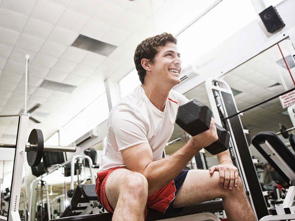 10 Hilarious Thoughts All Gay And Bi Men Have At The Gym