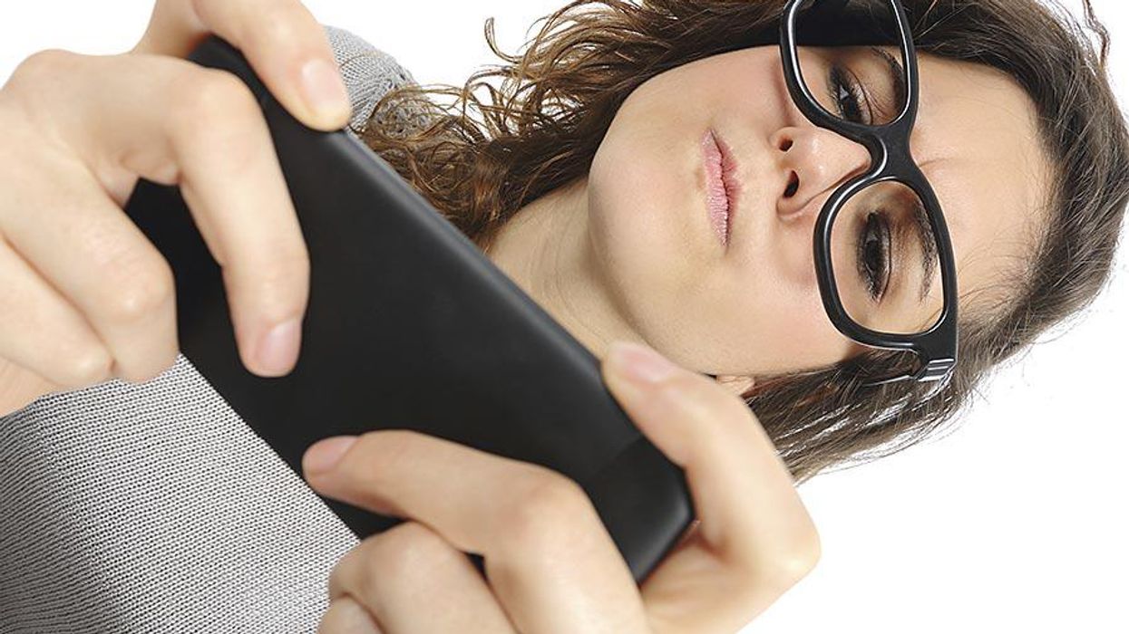 <p>How to Lose a Girl in 10 Texts</p>