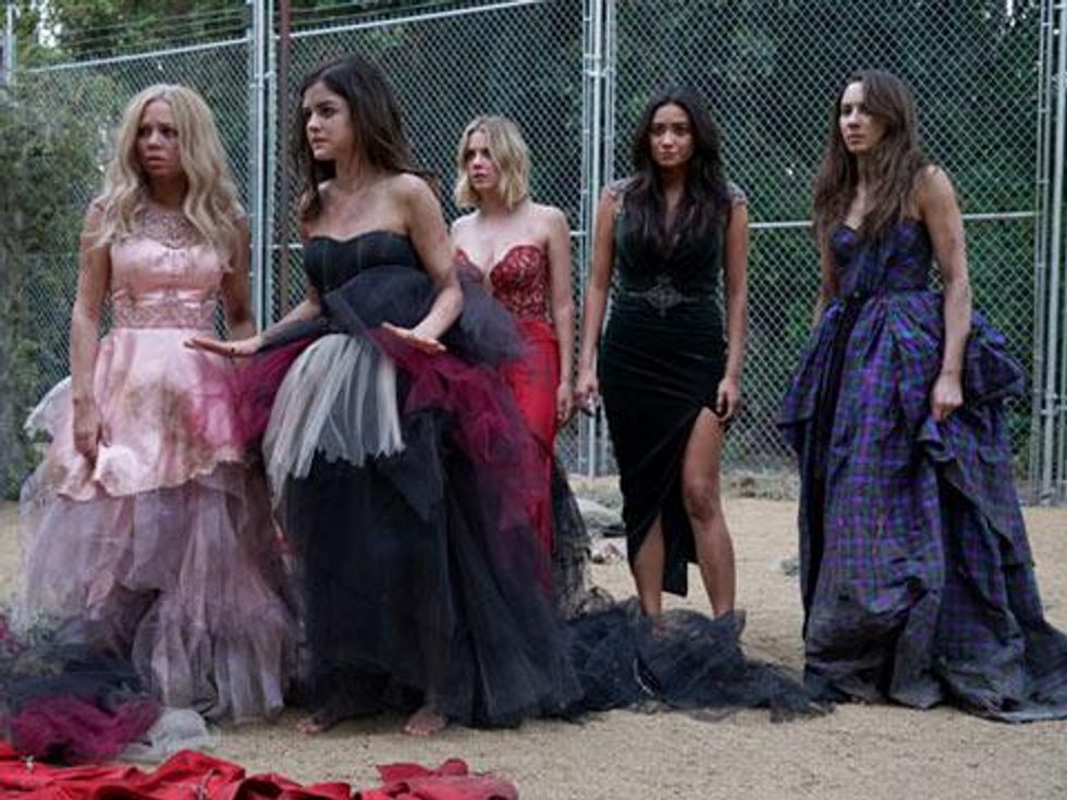 Pic of the Day: Pretty Dirty Little Liars Dominate Season 6 Premiere 