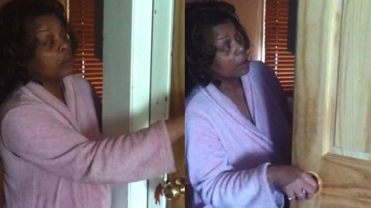 <p>Mom Hilariously Recreates Daughter's Coming Out Experience</p>