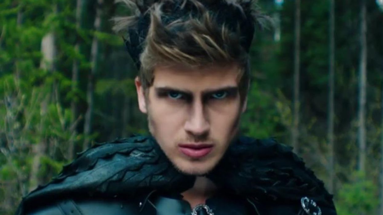 <p>Joey Graceffa LARPs Out of the Closet in New Music Video</p>