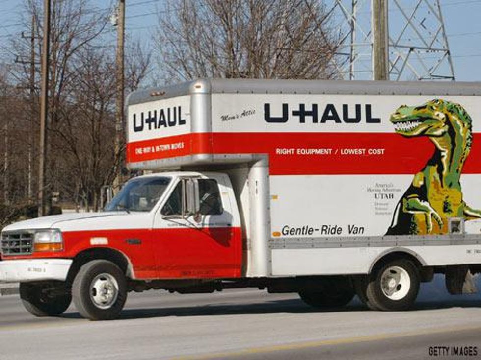 16 Signs You And Your Girlfriend Are About To Uhaul
