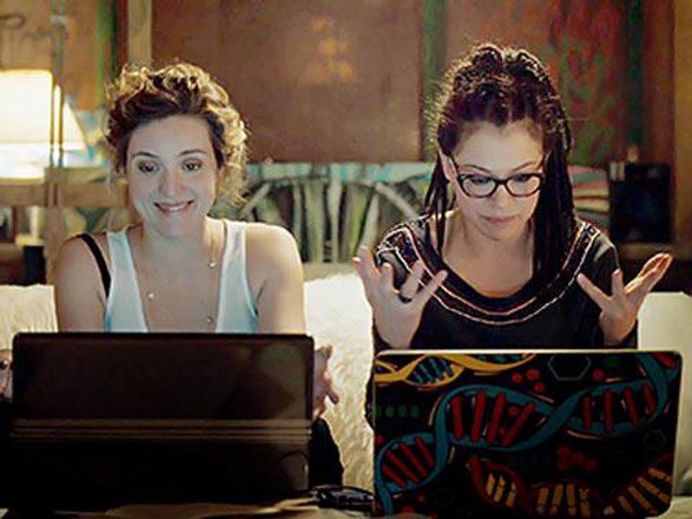 12 Signs You and Your Girlfriend Are a Geeky Lesbian or Bi Couple 