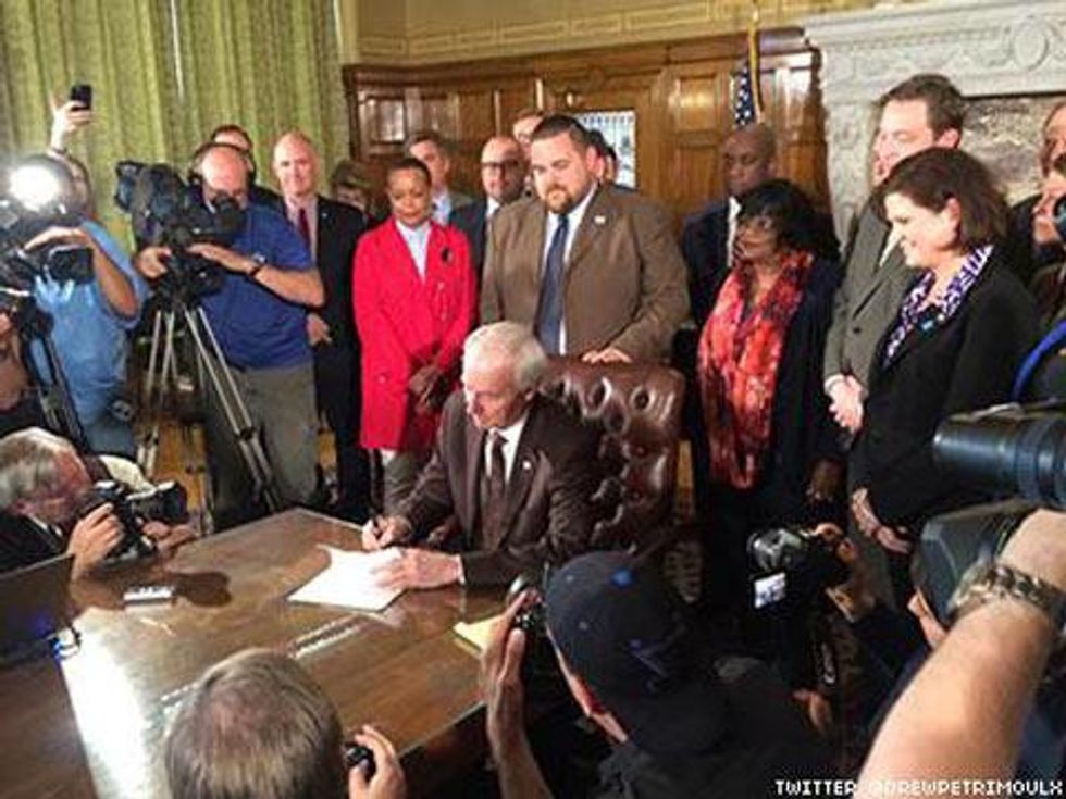 Arkansas Governor Signs Revised 'Religious Freedom' Act