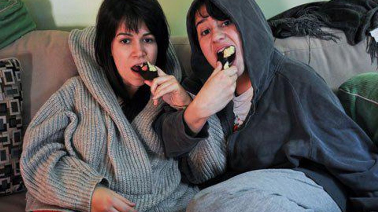 <p>18 Signs You and Your Girl Are a Couch Couple</p>