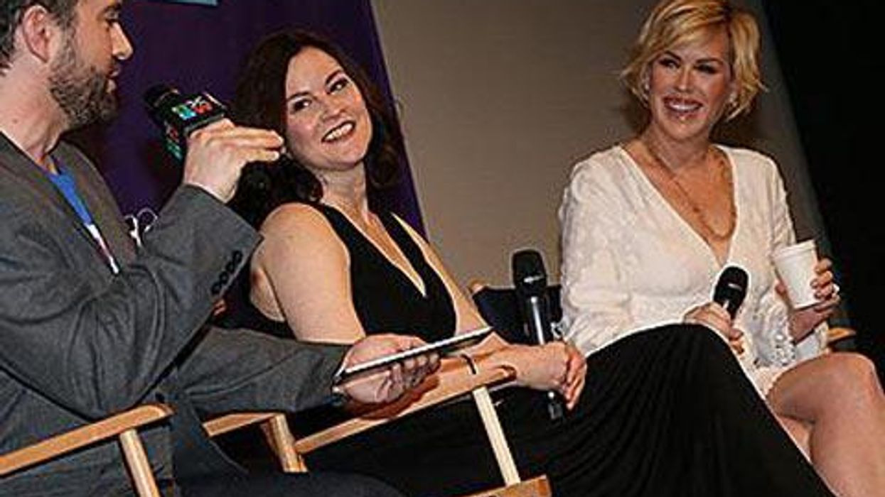 <p>6 Questions With the Original Goth Girl, Ally Sheedy</p>