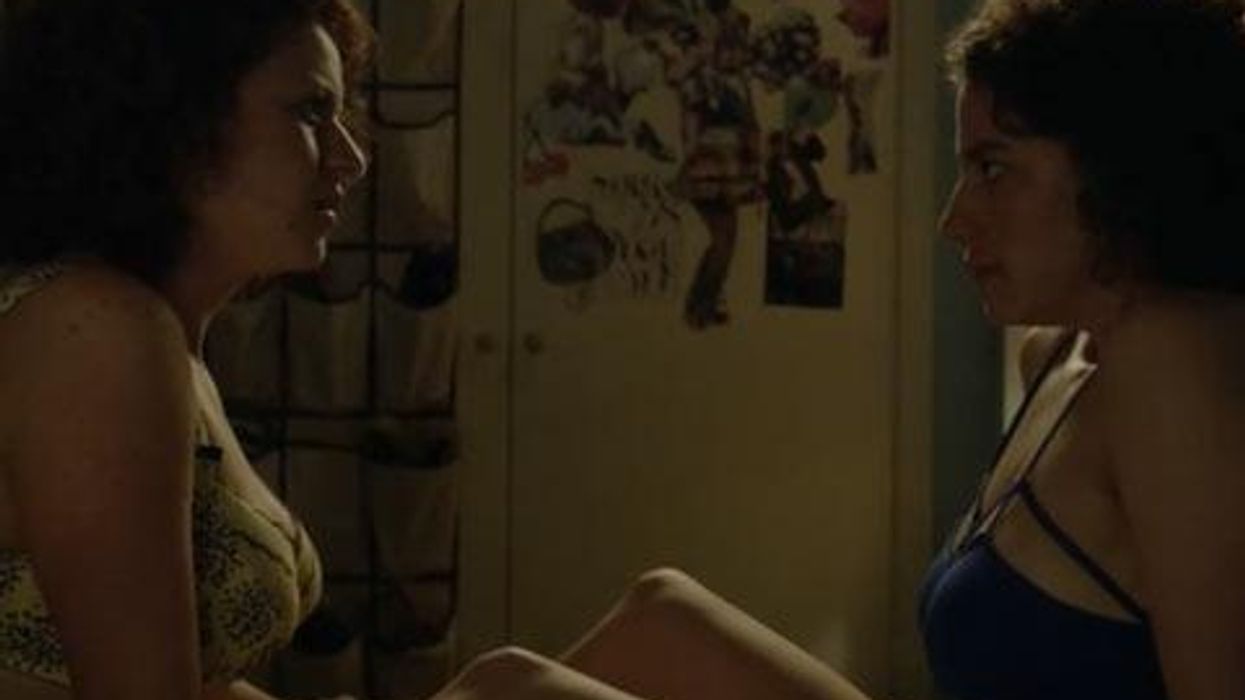 <p>WATCH: Dopplegangers Ilana Glazer & Alia Shawkat Hook Up (A Lot) On This Week's <em>Broad City</em></p>