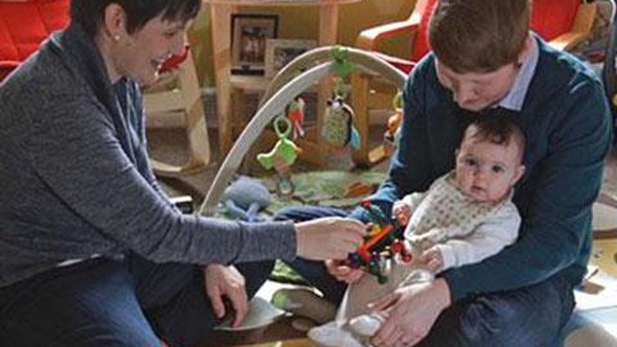 <p>WATCH: Pediatrician Refuses to Treat 6-Day-Old Baby Born to Lesbian Parents</p>